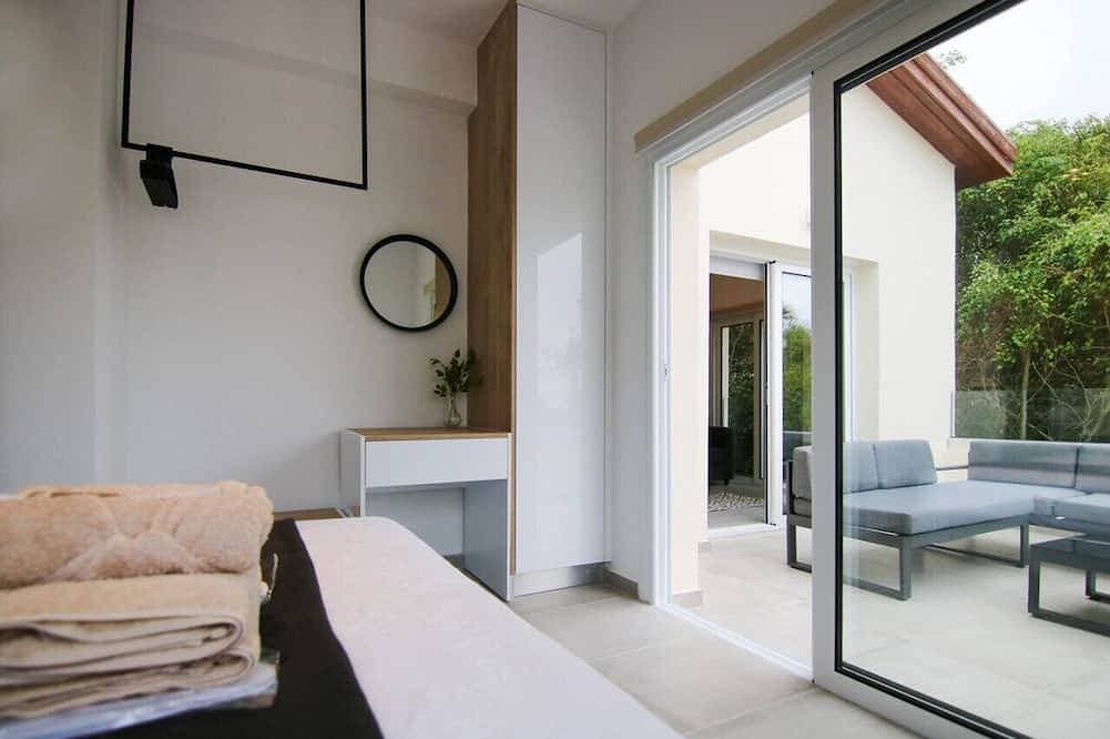 Foto 12 von 15: Phaedrus Living: Seaside Modern Flat Limnaria 123