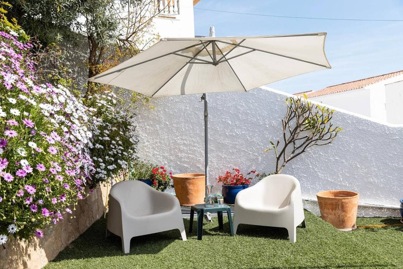Foto 4 von 42: Villa „Garten mit Pool, Billard“ mit Meerblick, WLAN und Klimaanlage