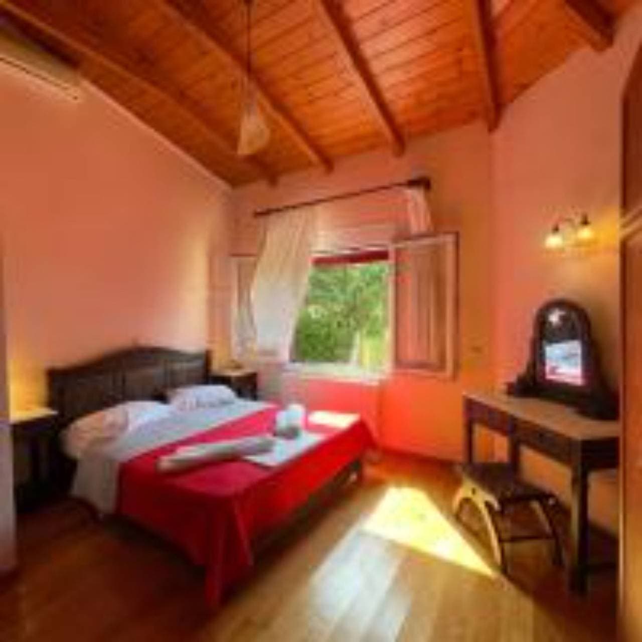 Foto 10 von 36: Villa für 4 Personen mit Seeblick