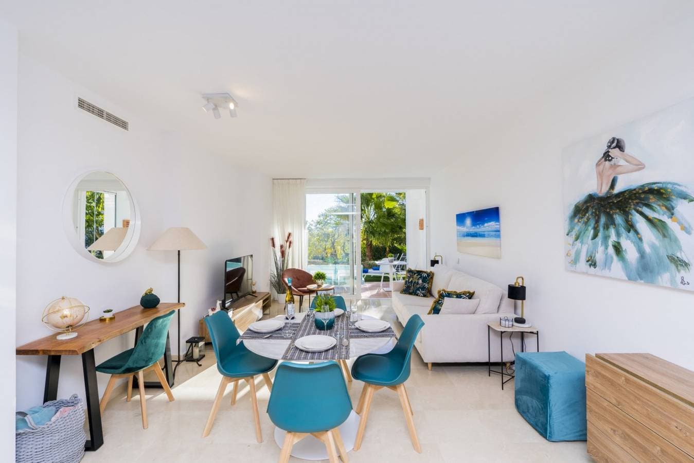 Foto 7 von 42: Stylish 2-Bed Apartment | Alcazaba Lagoon