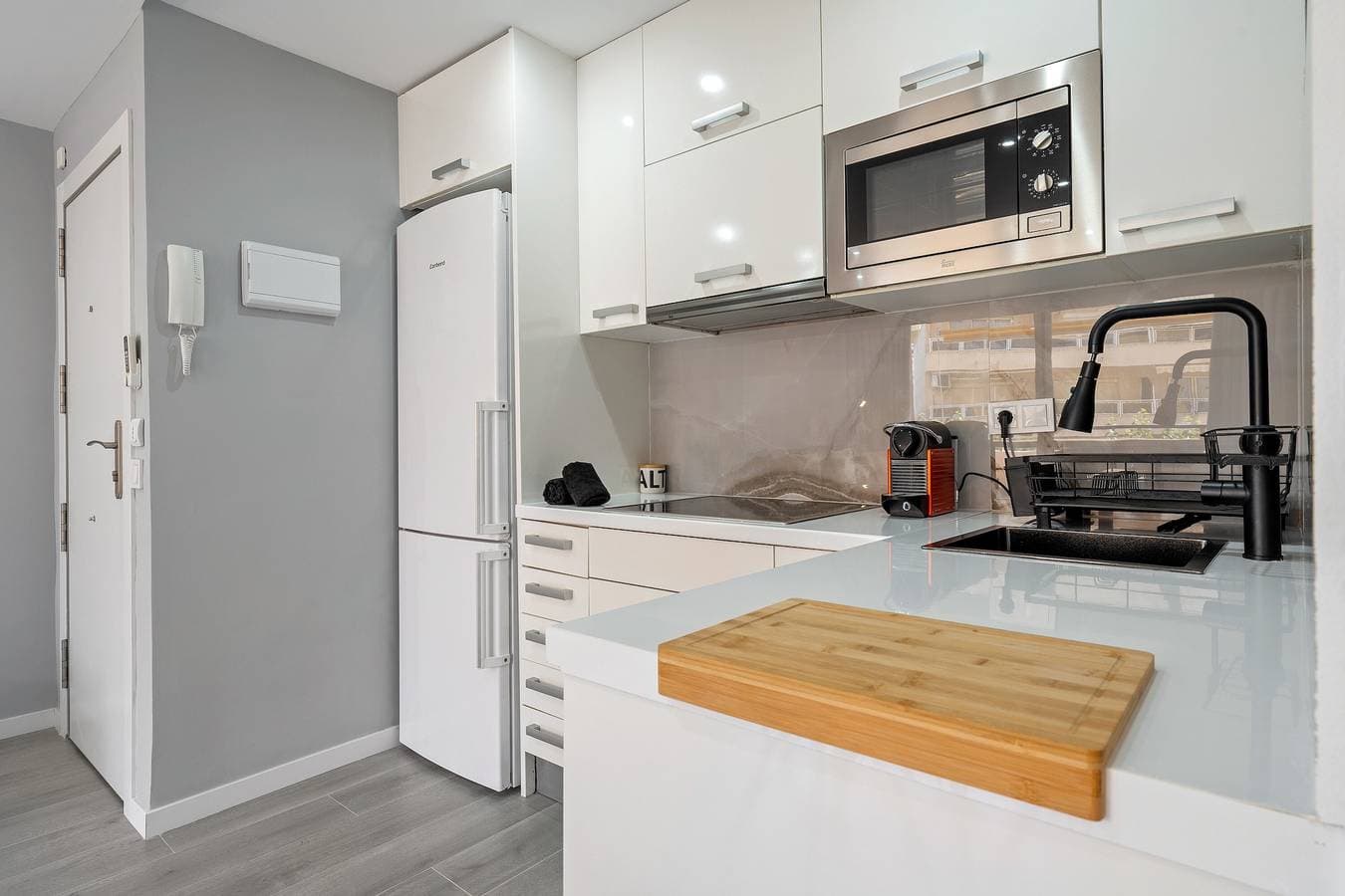 Foto 13 von 20: Apartment 'Calafenga' mit Meerblick, WLAN und Klimaanlage