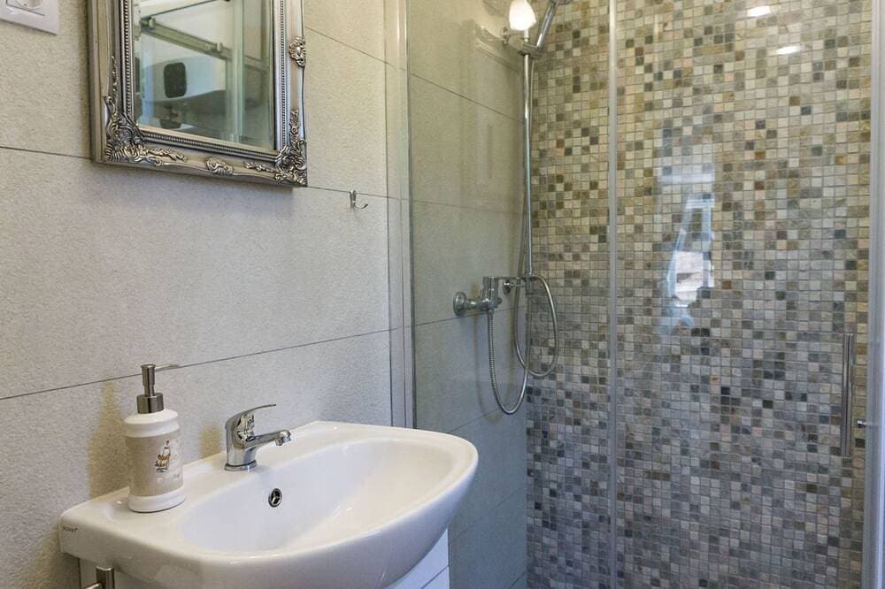Foto 12 von 30: Nettes Ferienhaus in Smoljanci mit Privatem Pool