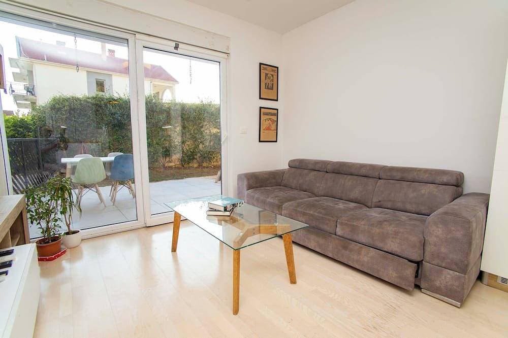 Foto 6 von 9: One Bedroom Apt Near Center with Pool and Garden