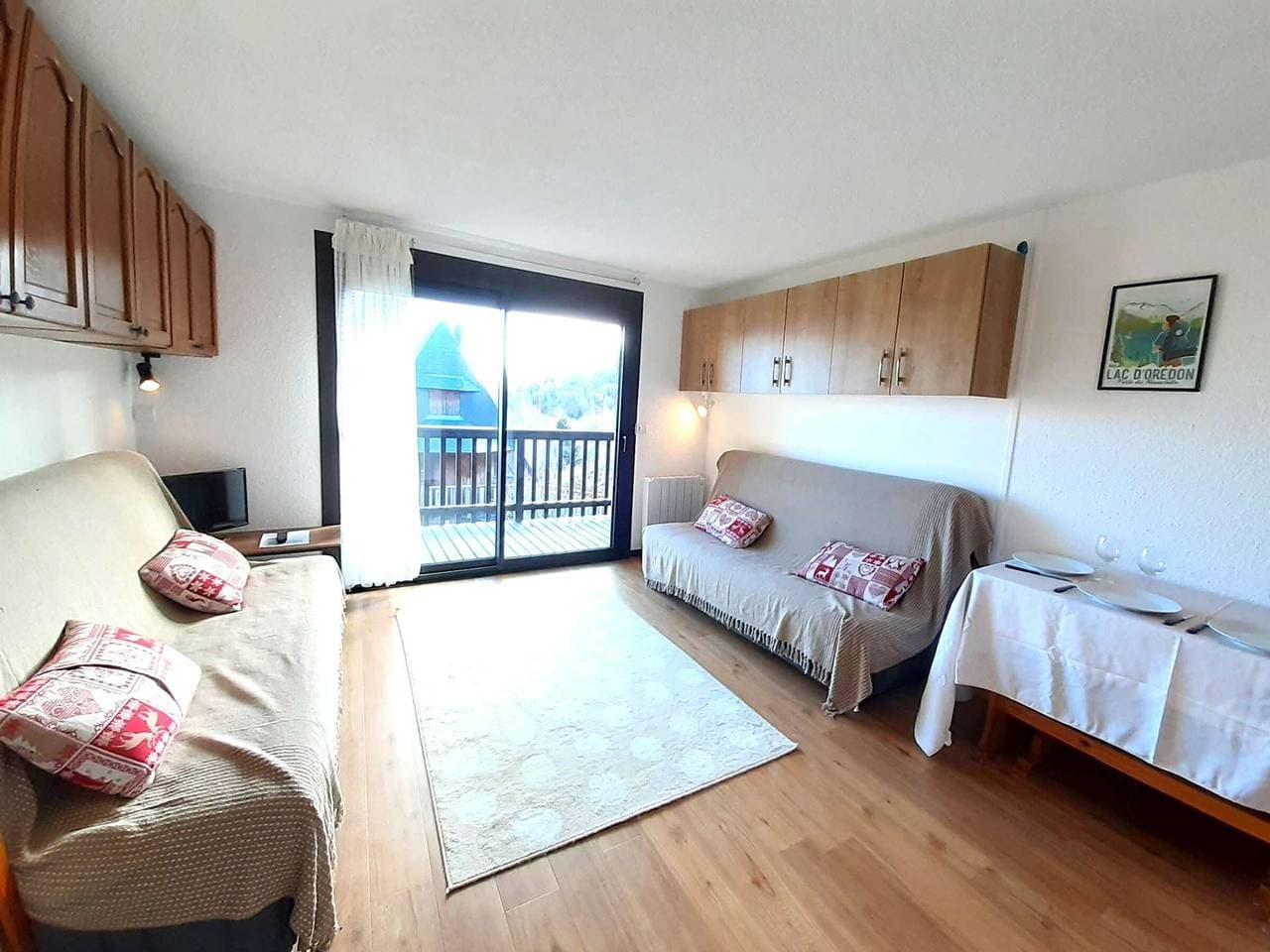 Gemütliches Chalet für 4 Personen mit Balkon, nahe Skiliften, Shuttle in Schulferien, St-Lary-Soulan 1