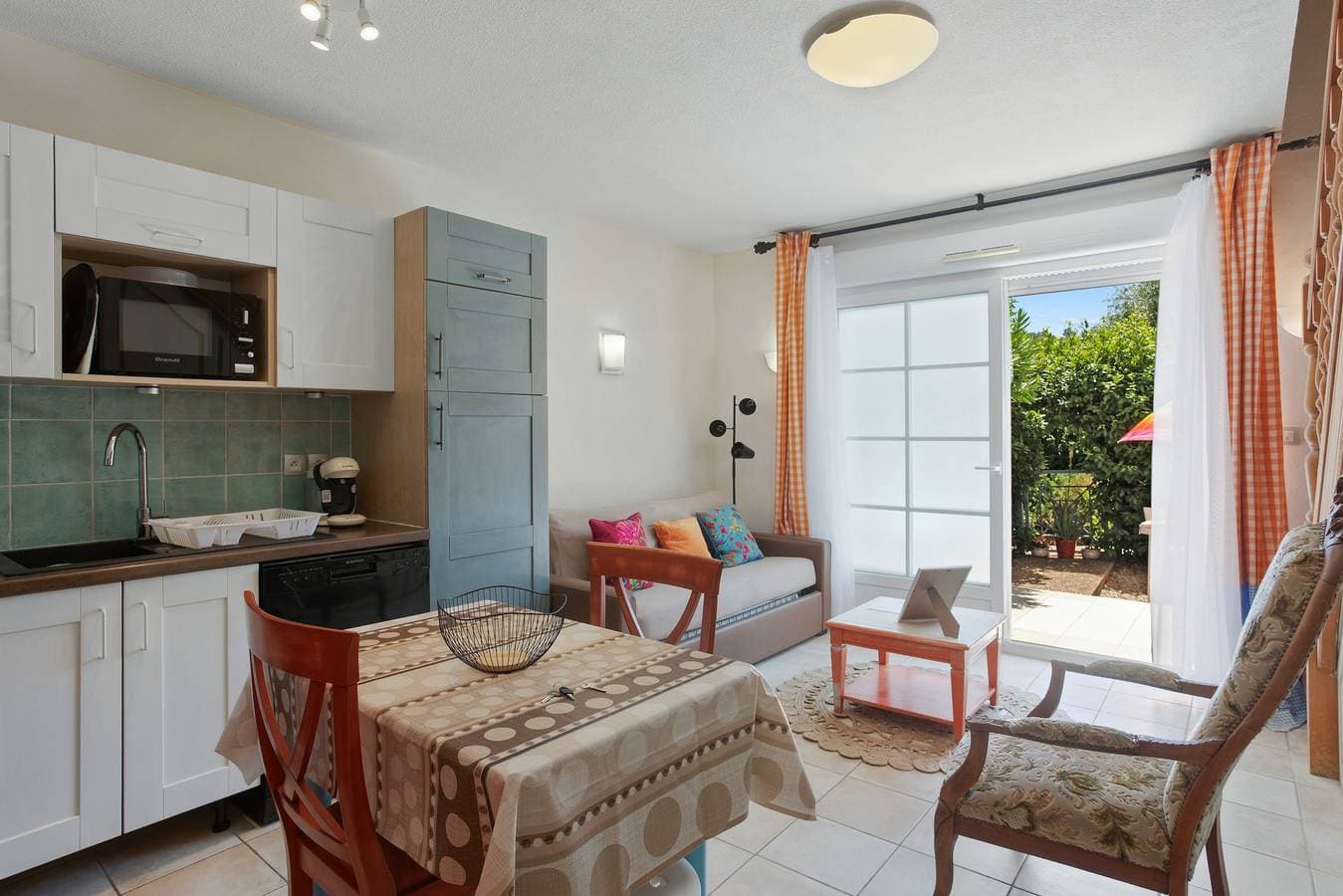 Foto 6 von 26: Lavender Cottage – Charmantes Haus in gesicherter Anlage mit Pool