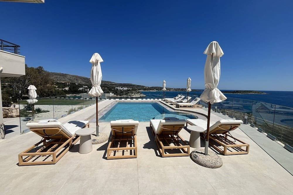 SeaWave Villa I with Heated Pool & Jacuzzi 1