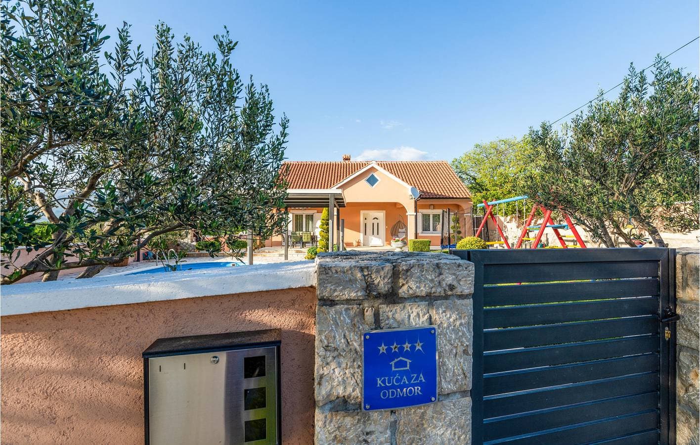 Urlaub am Meer: 2-Zimmer-Wohnung mit Pool und Terrasse, 1 km von der Küste entfernt 1