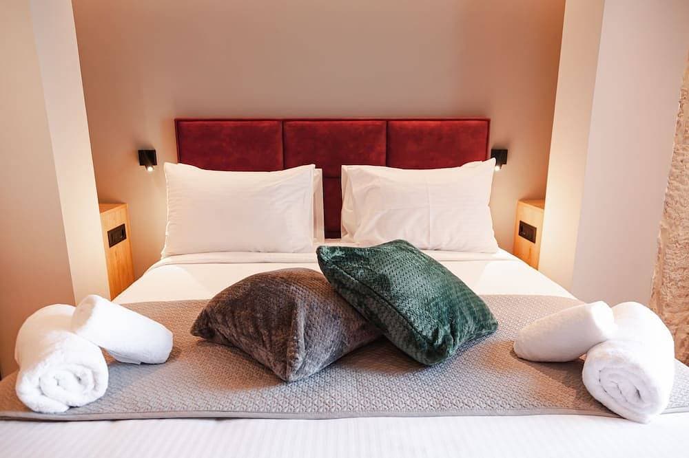 Foto 5 von 30: Orama Luxury Suite, 3 Bedrooms with Private Pool, Sleeps 6