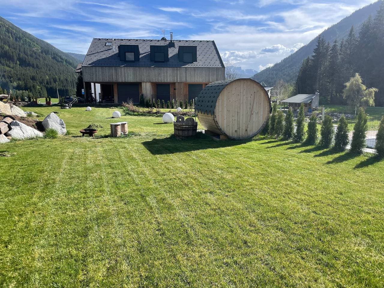 Foto 6 von 20: Chalet „Villa Anita The Garden“ mit Bergblick, WLAN und Klimaanlage