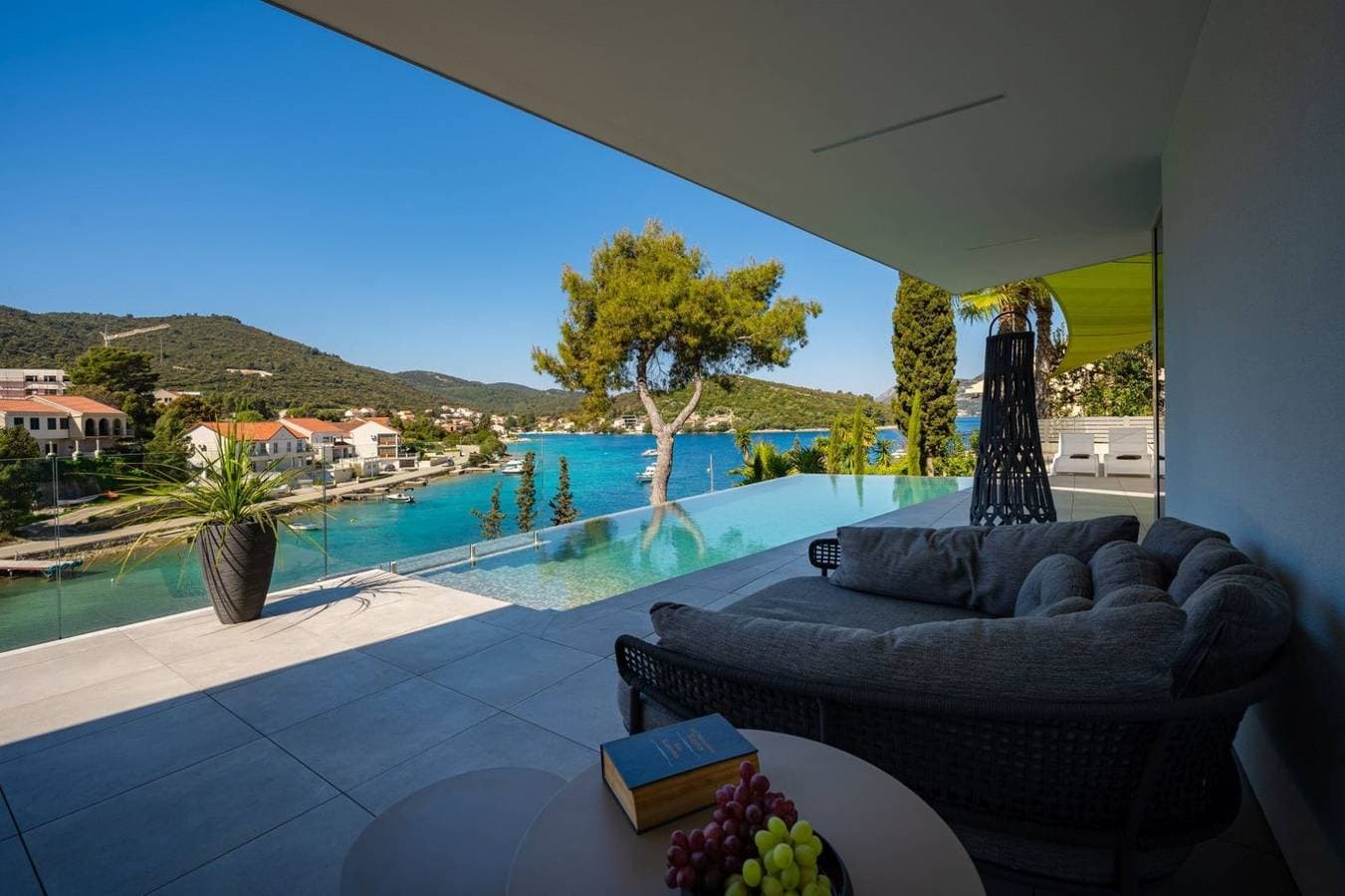 Foto 13 von 50: Luxury Seafront Villa Aman Korcula with Pool