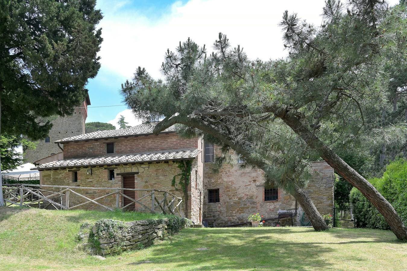 Foto 2 von 32: Historische Villa mit Blick auf den Trasimeno See