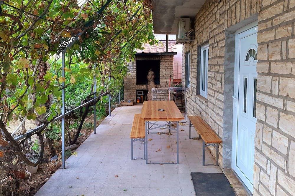 Foto 8 von 8: 1-Zimmer-Ferienwohnung mit Terrasse Gornji Karin, Novigrad