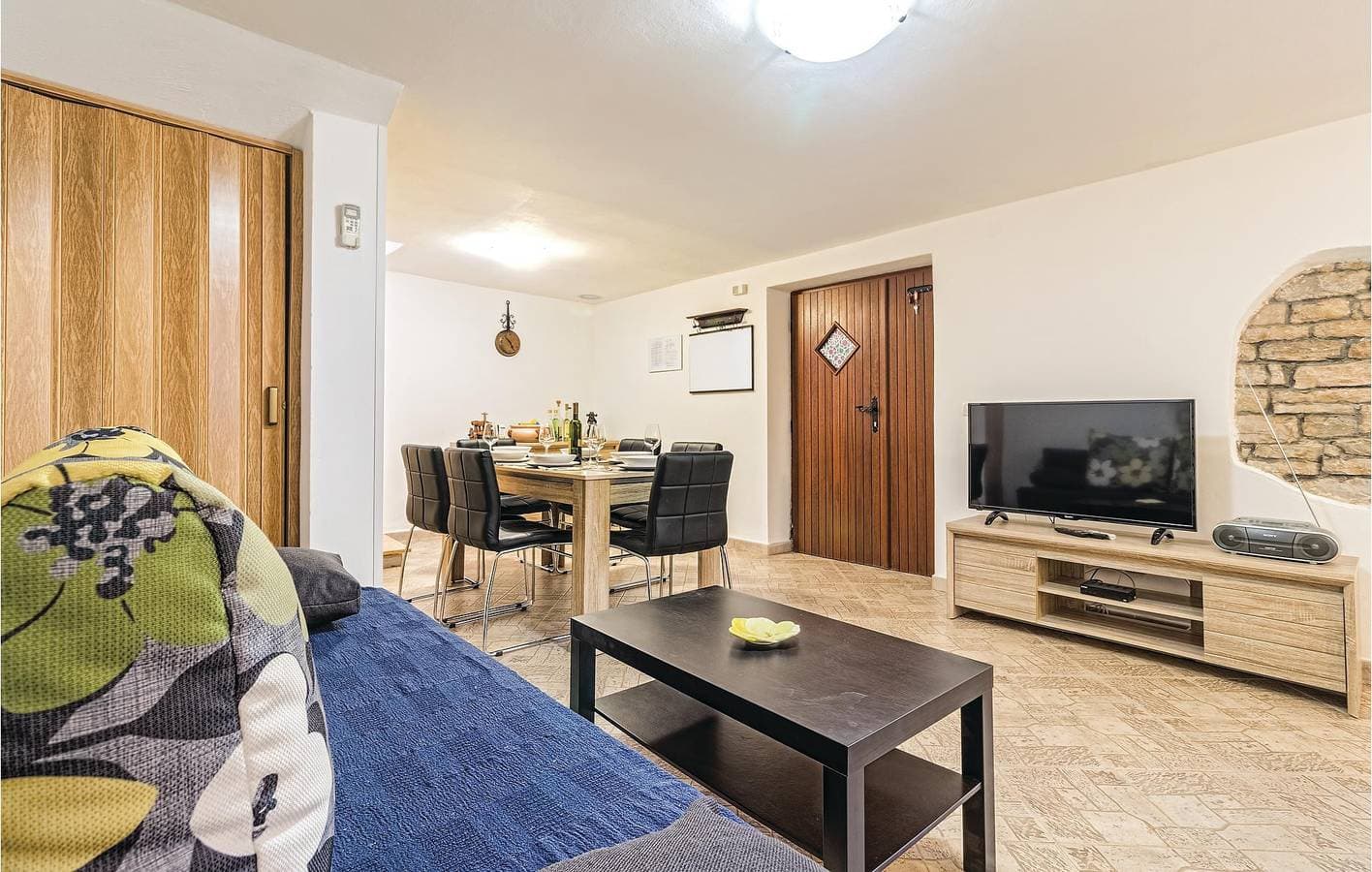 Foto 4 von 30: Charmante 68 m² große Wohnung mit Terrasse, Pool und Parkplatz