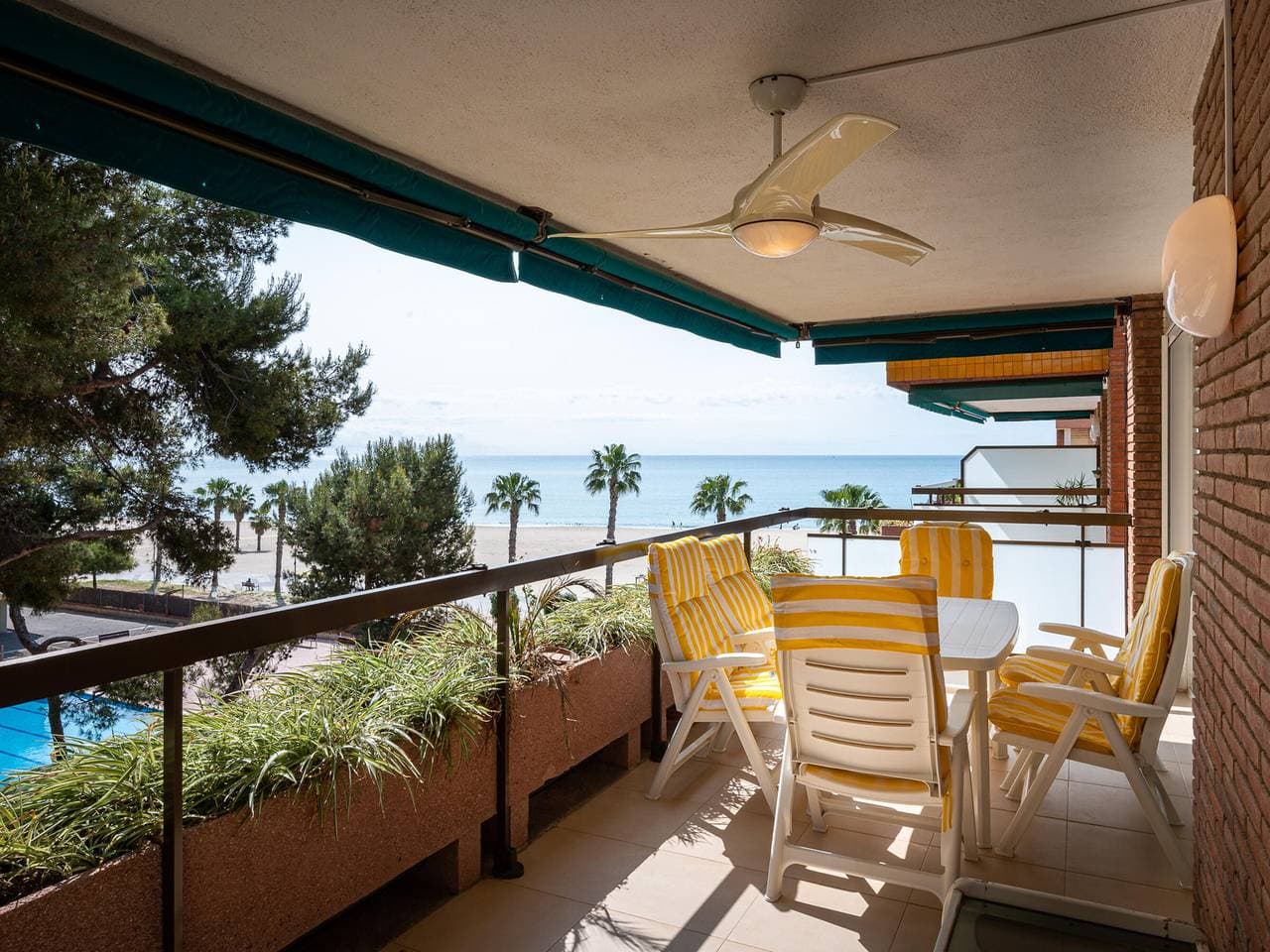 Ferienwohnung am Meer mit Parkplatz und Klimaanlage 1