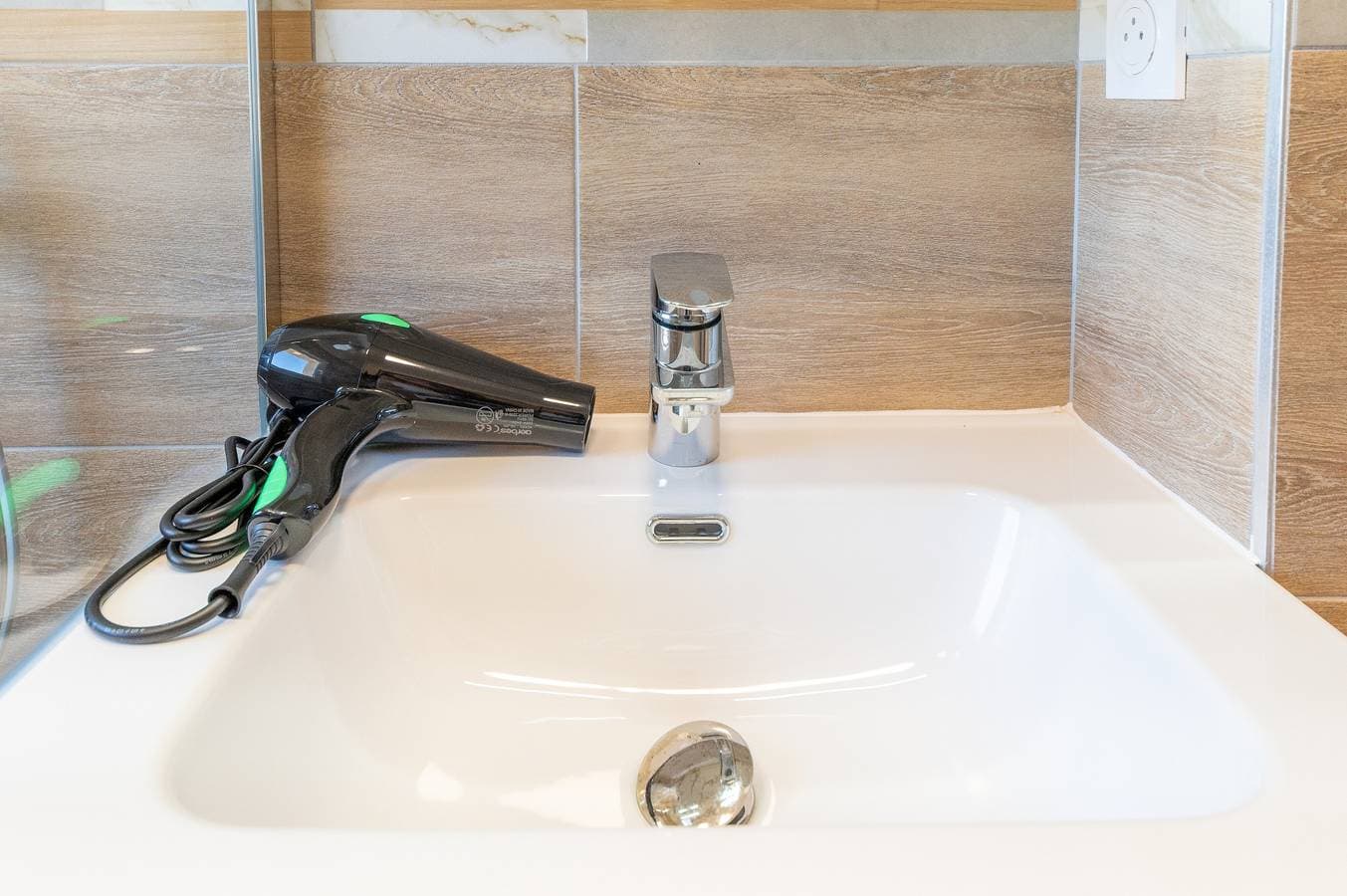 Foto 13 von 33: Apartment „La Dolce Vita 8 - Le Cedrat“ mit Meerblick, WLAN und Klimaanlage