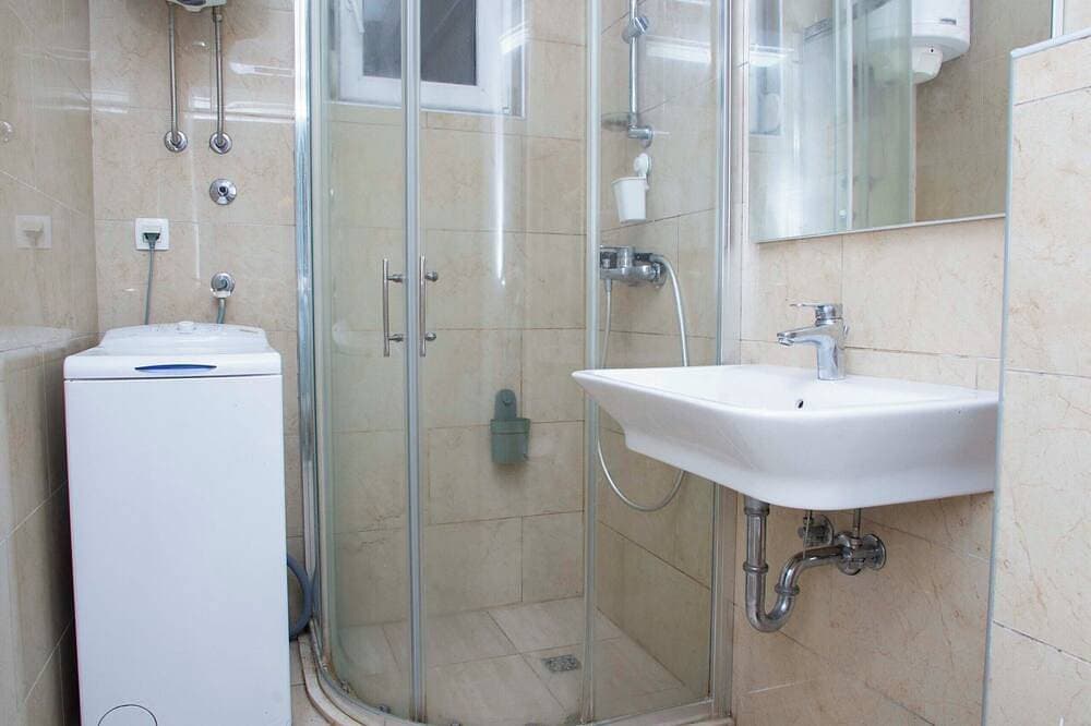 Foto 3 von 9: One Bedroom Apt Near Center with Pool and Garden
