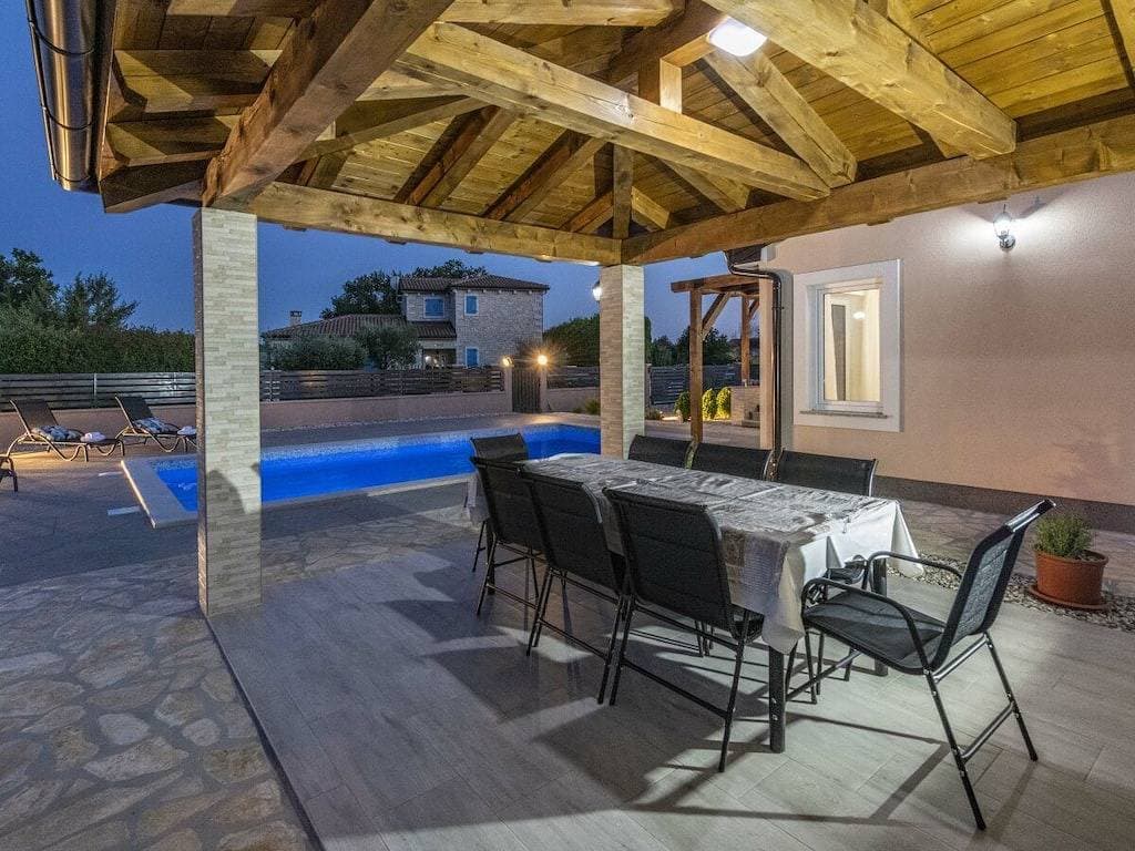 Foto 13 von 42: Villa in Sveti Lovreč mit Schwimmbecken