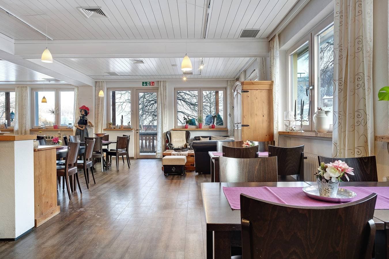 Foto 12 von 44: Zimmer 'Doppelzimmer Mit Balkon 21' mit Gemeinschaftsgarten, Balkon und Wi-Fi