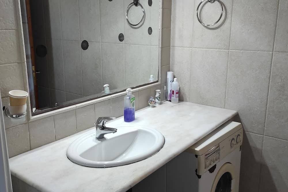 Foto 8 von 14: Spacious Room with a Private Bathroom - Stay with a Cretan Family!