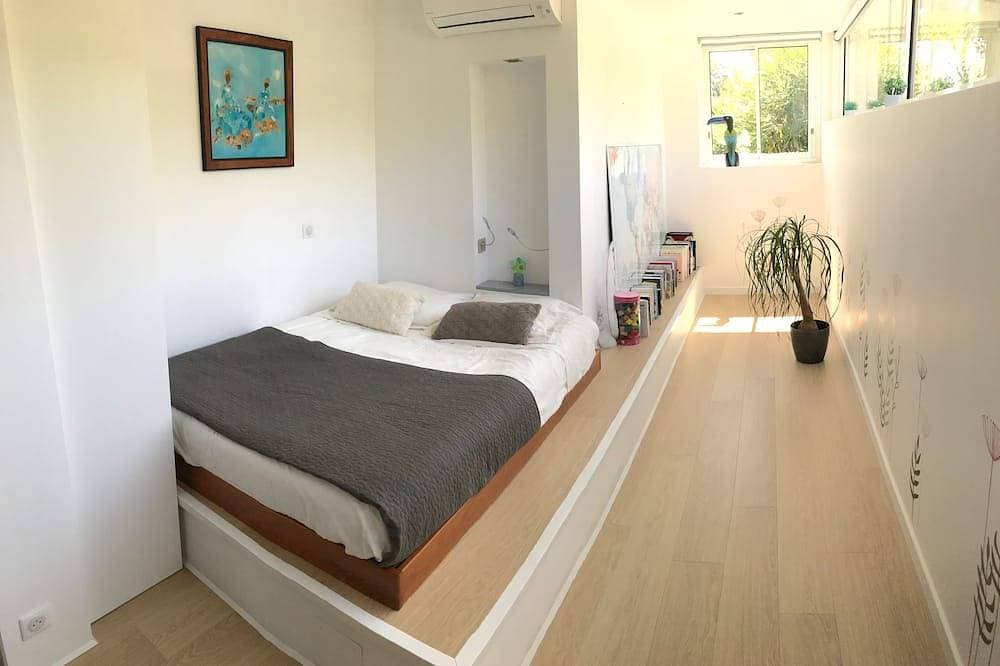 Foto 6 von 30: Design-Villa in der Nähe von Cannes. Panoramablick auf das Meer .. sehr ruhig