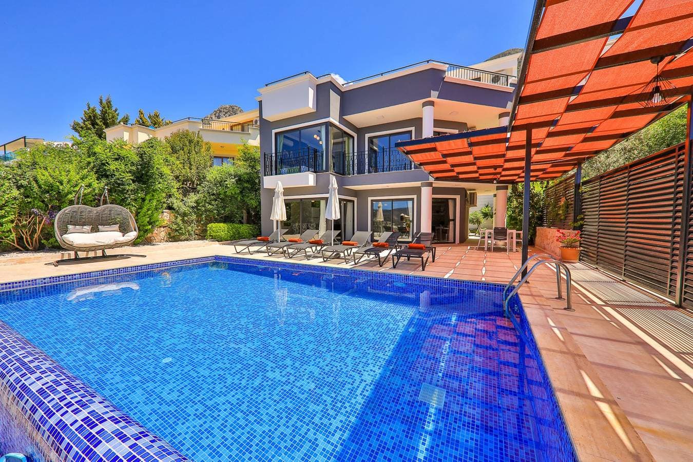 Foto 7 von 58: Villa für 6 Personen mit Balkon