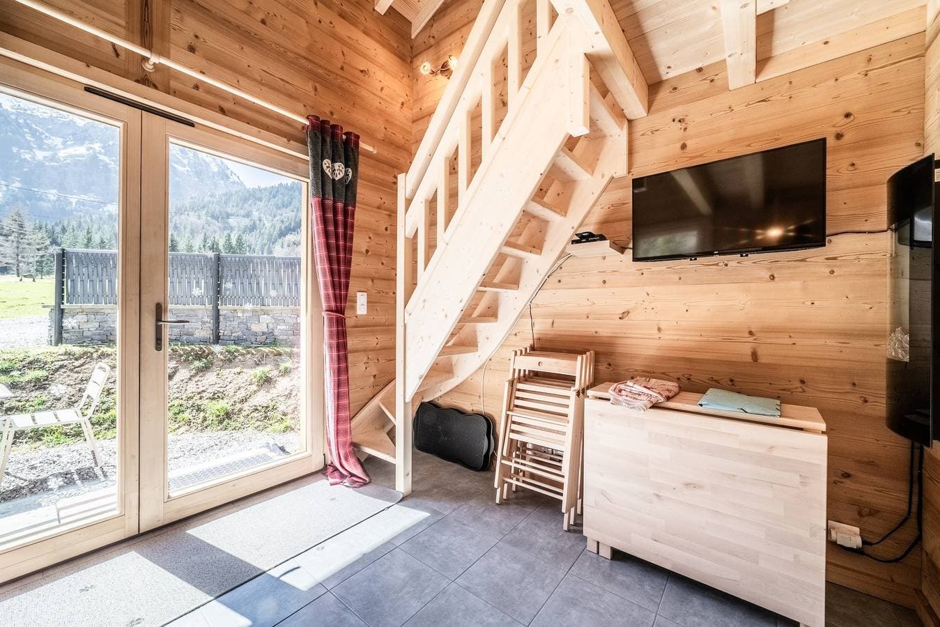 Foto 5 von 23: Chalet 'Léonie' mit Bergblick, Gemeinschaftsterrasse und Wi-Fi