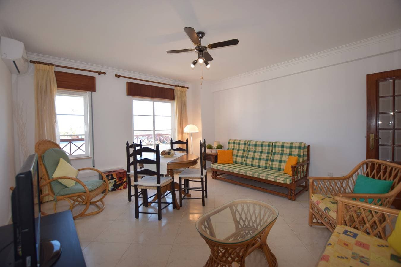 Foto 8 von 28: Ferienwohnung für 4 Personen mit Terrasse