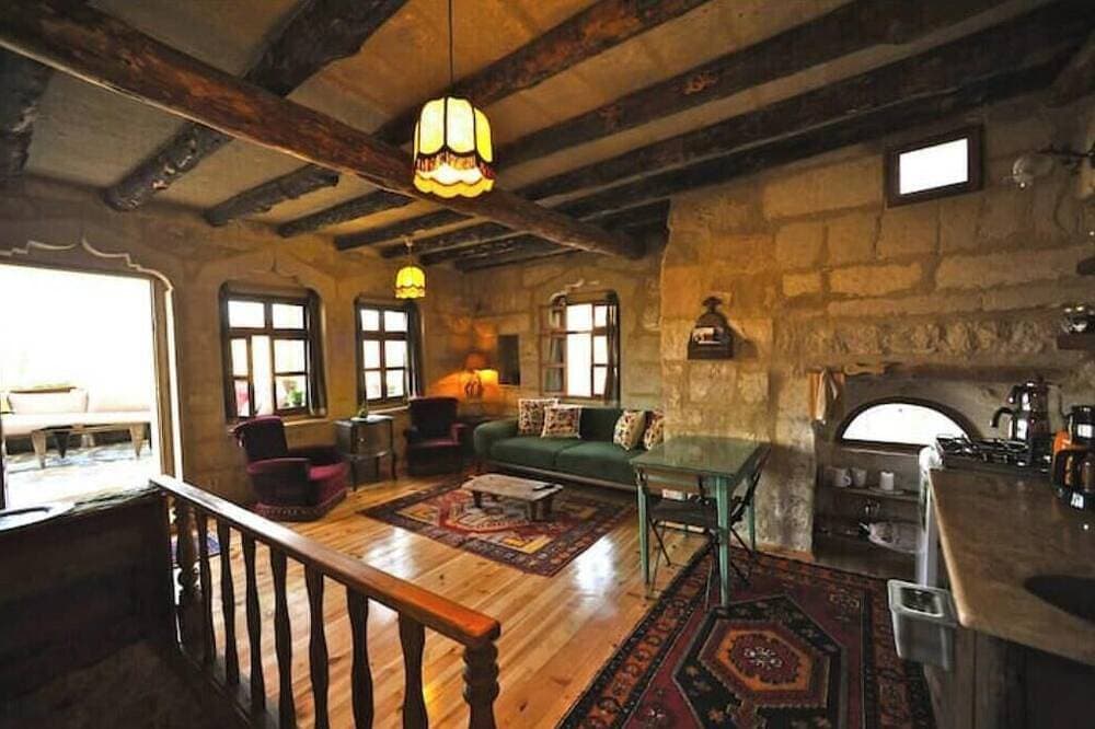 Foto 8 von 19: Anitya Dublex Stone House – Charming Cappadocian Retreat with Scenic Terrace