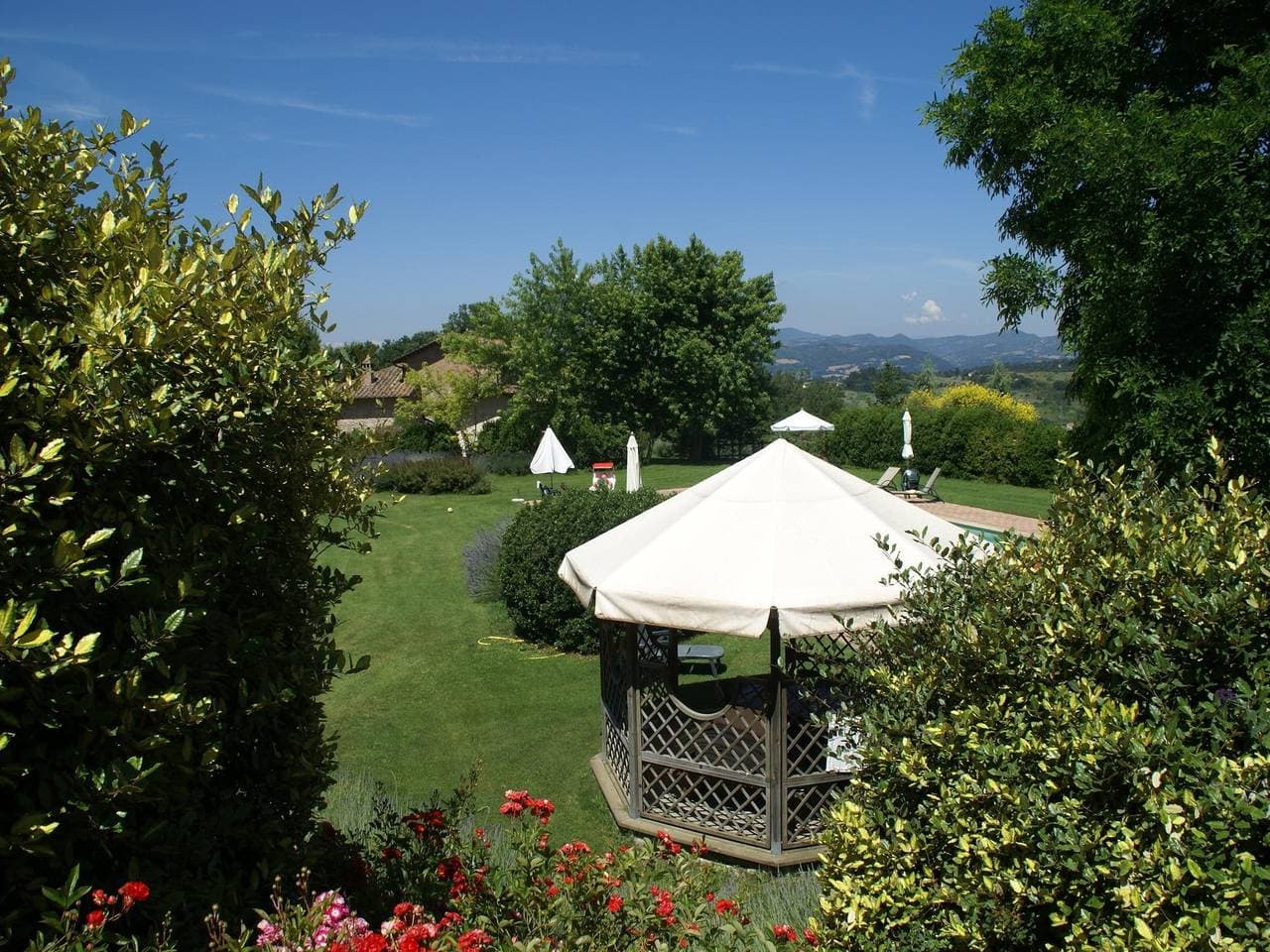 Foto 6 von 31: Wohnung in Montone mit Pool und Garten