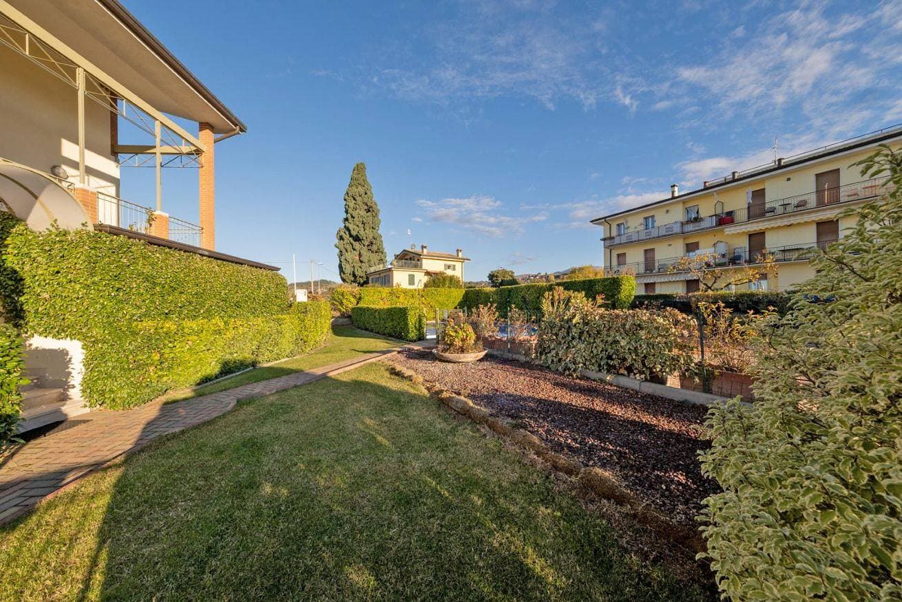 Foto 5 von 24: ApartmentsGarda - Rosa Chiarè