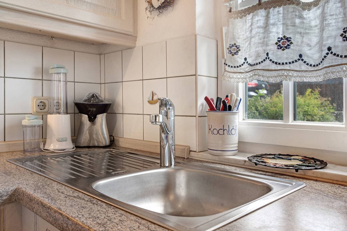 Foto 10 von 25: Ferienwohnung 'Fewo Yachthafenblick Nr 5' mit Meerblick, privater Terrasse und WLAN