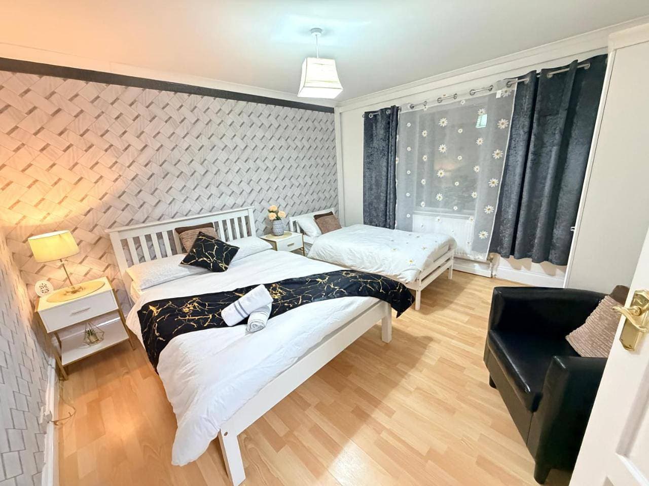 Foto 8 von 31: Lovely Two Double Bedroom Maisonette in Surrey