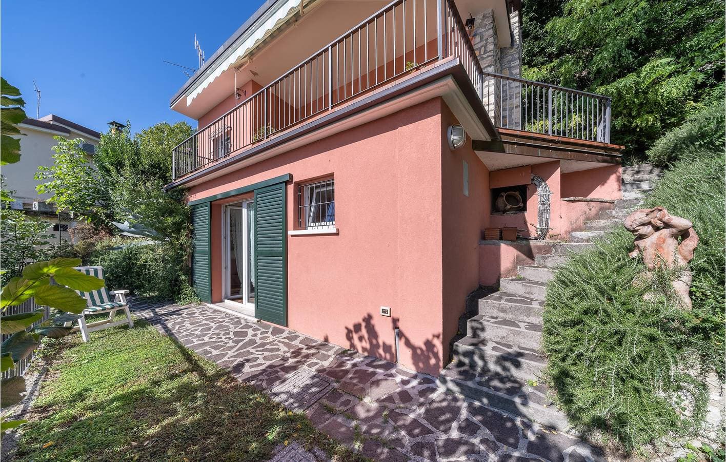 Foto 2 von 21: Gargnano Garten Wohnung: Terrasse, WiFi, Strandnähe!