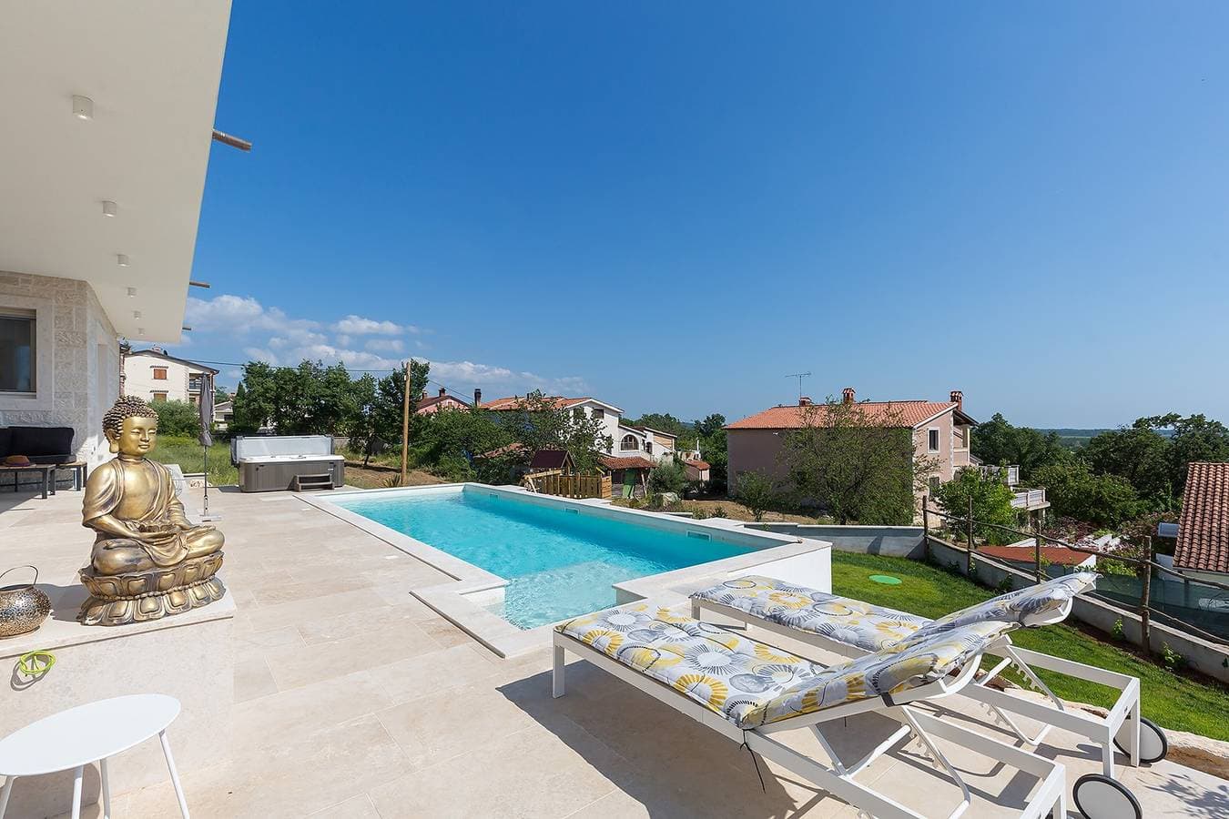 Foto 4 von 36: Villa Carimelli mit Pool und Whirlpool