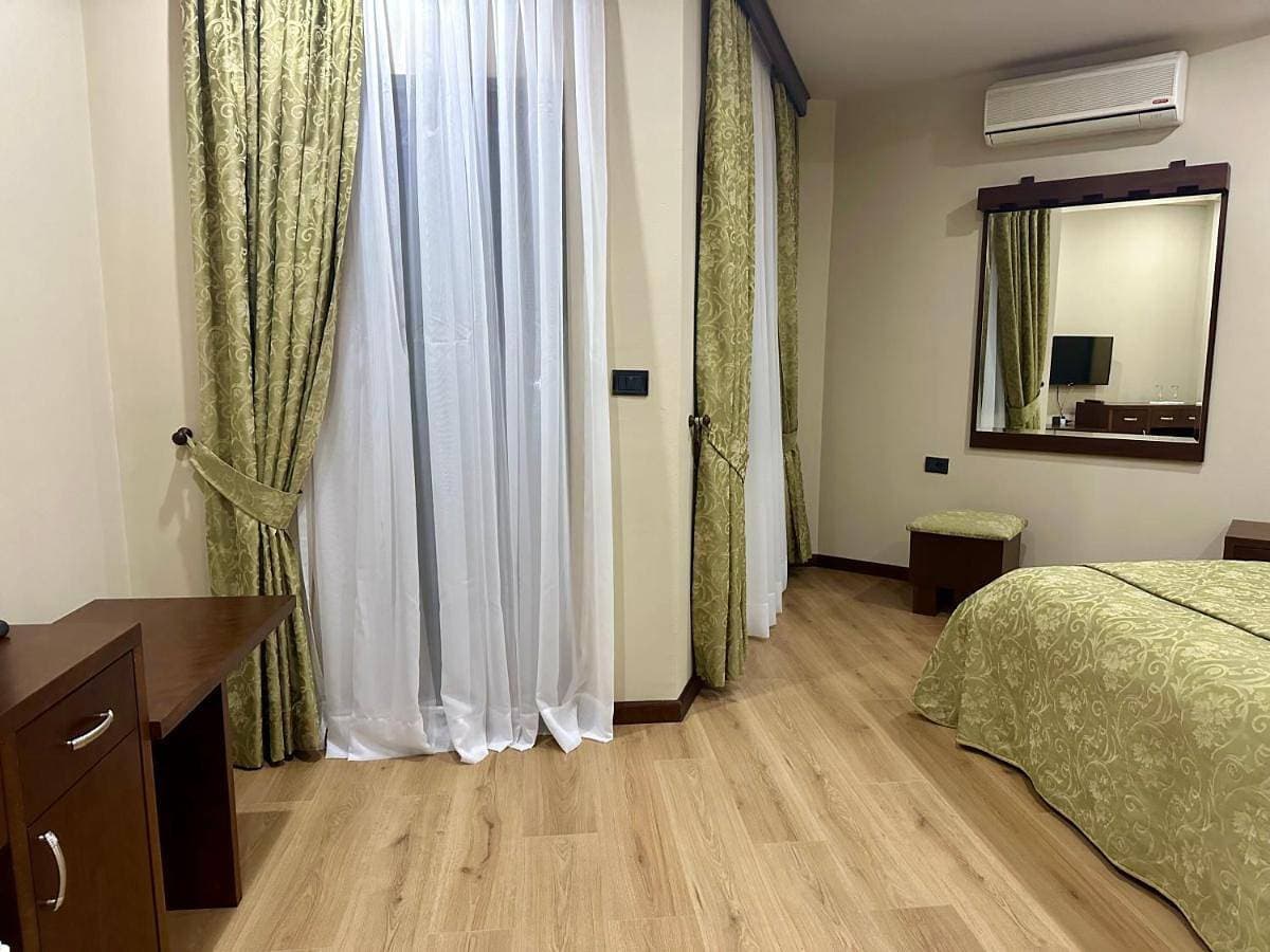 Foto 4 von 26: Double Room with Lake View