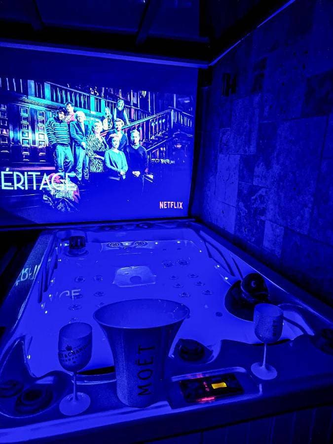 Maison cosy piscine jacuzzi sauna 1