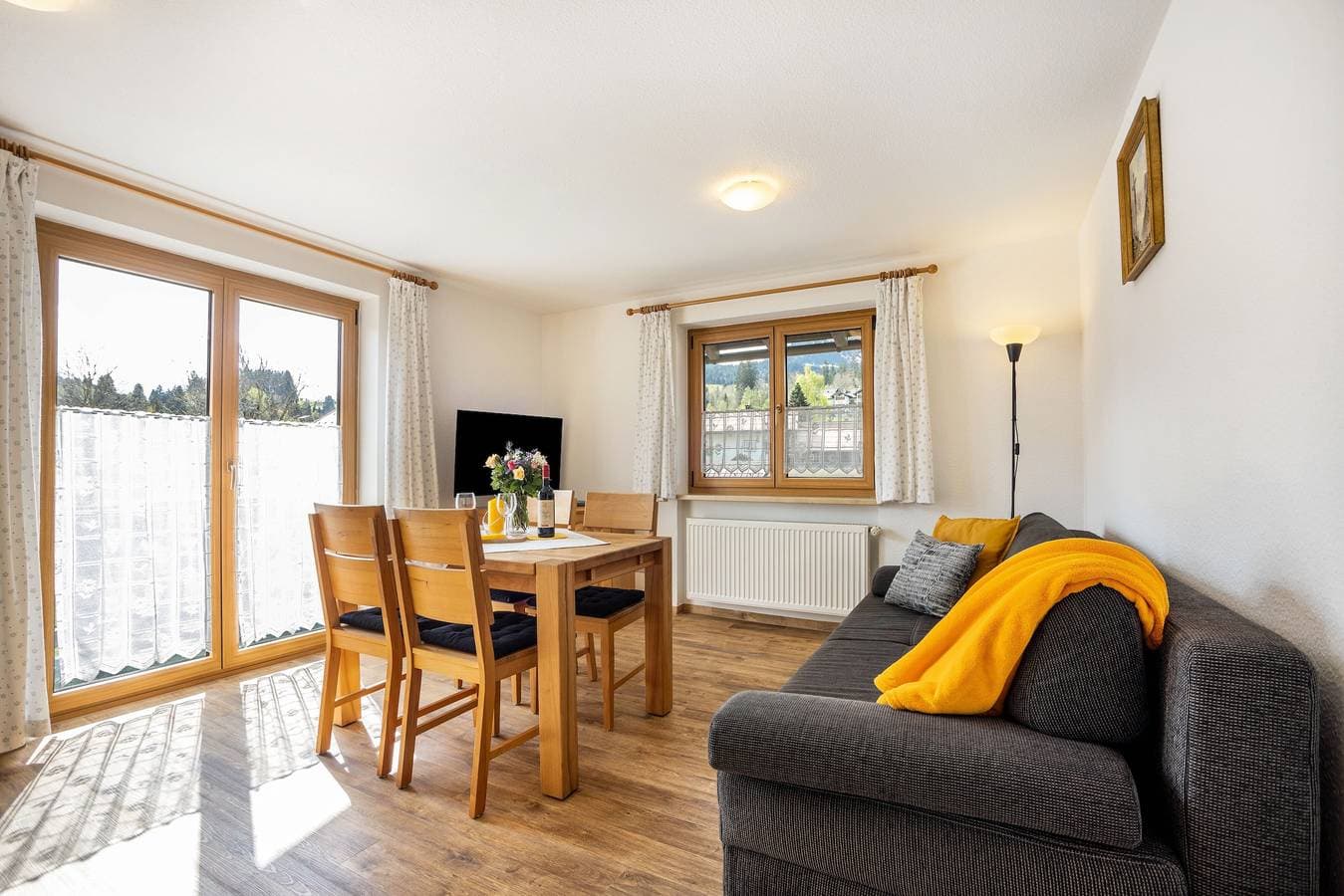 Foto 6 von 33: Ferienwohnung Nebelhorn mit Bergblick, Balkon und Wi-Fi