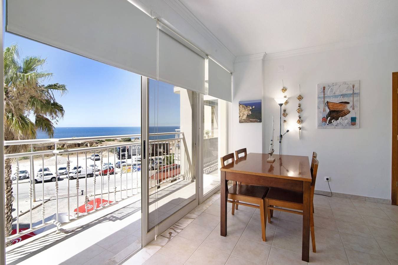 Foto 5 von 21: Ferienwohnung Nau Bérrio 2ºD – Meerblick, A/C, WLAN, Garten & Balkon