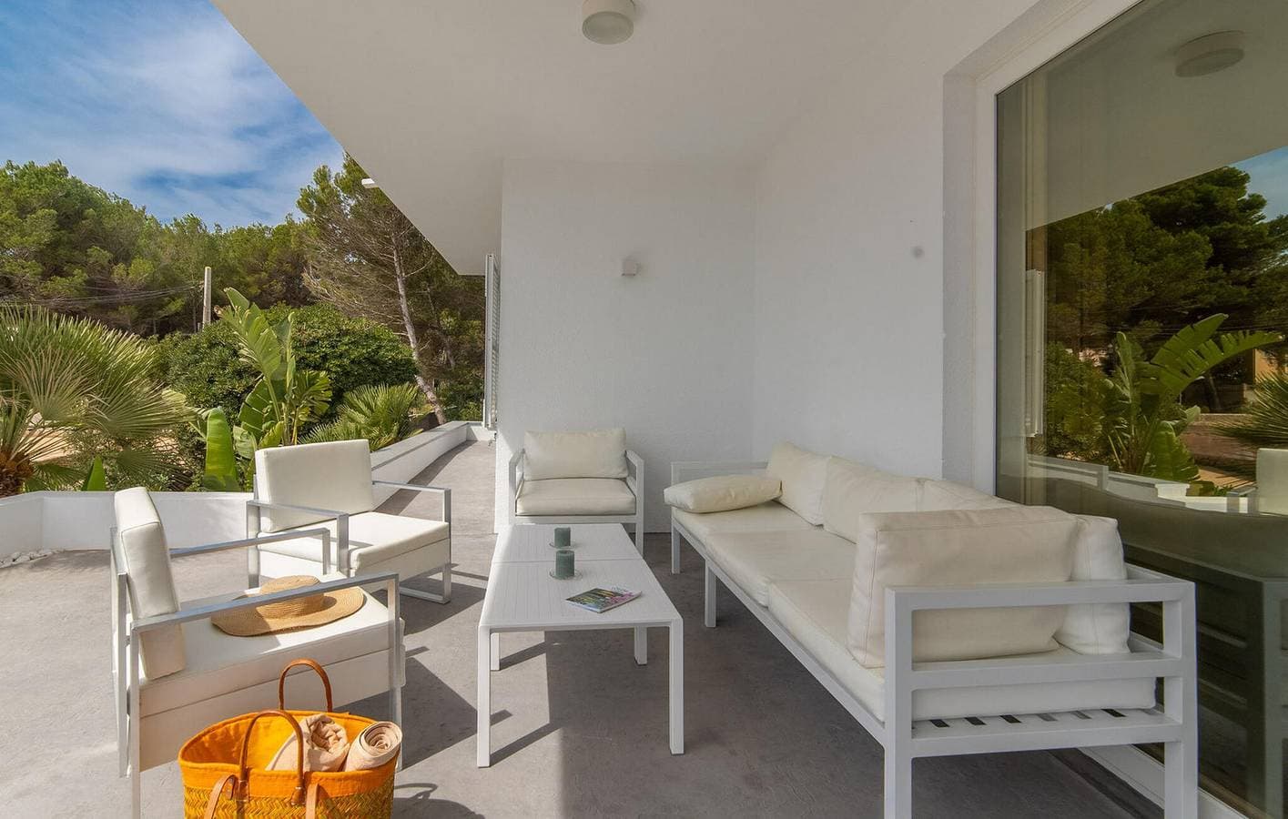 Foto 6 von 43: Gemütliches Apartment am Strand mit Klimaanlage, Terrasse und Grill