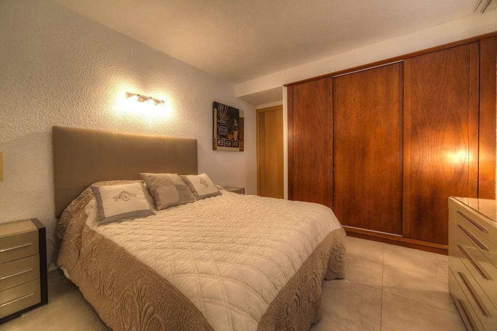 Foto 7 von 30: Luxury Apartment, High-Speed Wi-Fi, Sunny Terrace, Heated Pool, Marazul