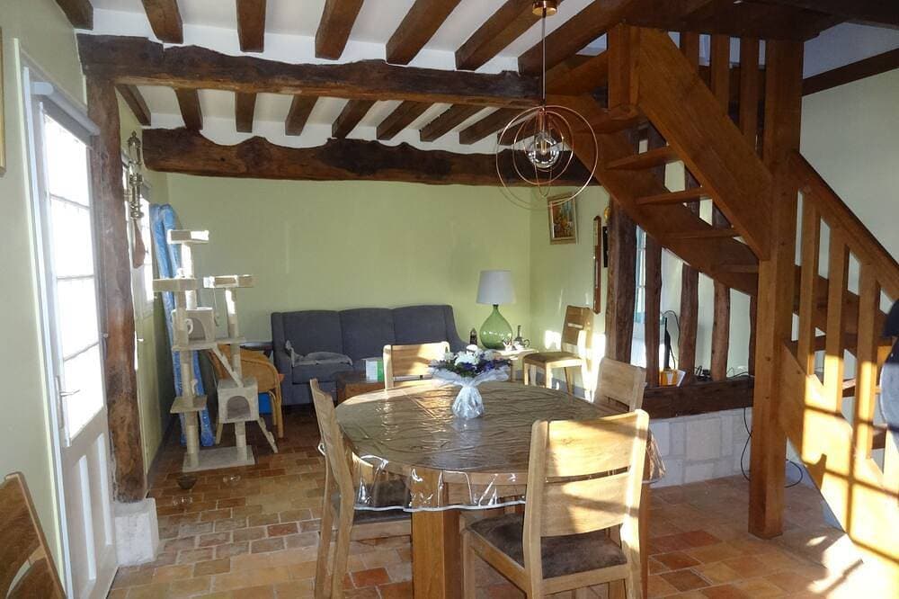 Foto 12 von 19: Authentic thatched cottage near Honfleur