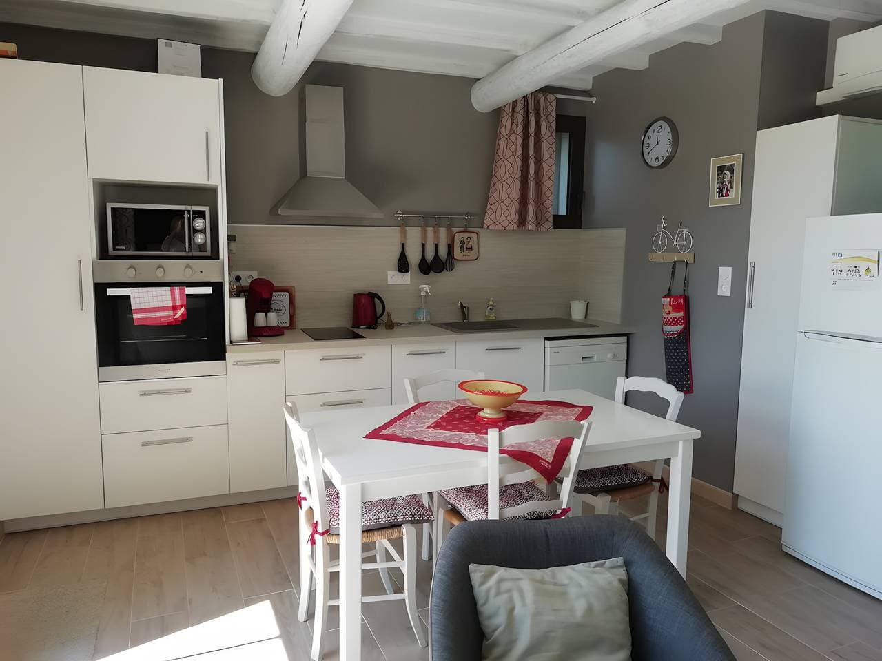 Foto 3 von 19: Ferienhaus 'Gîte Giulia' mit Gemeinschaftspool, WLAN und Klimaanlage