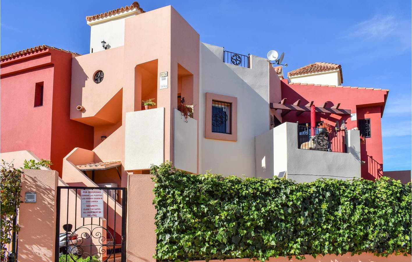 Gemütliches 2km-Strand-Appartement mit Klimaanlage, Parkplatz, Pool und Terrasse 1