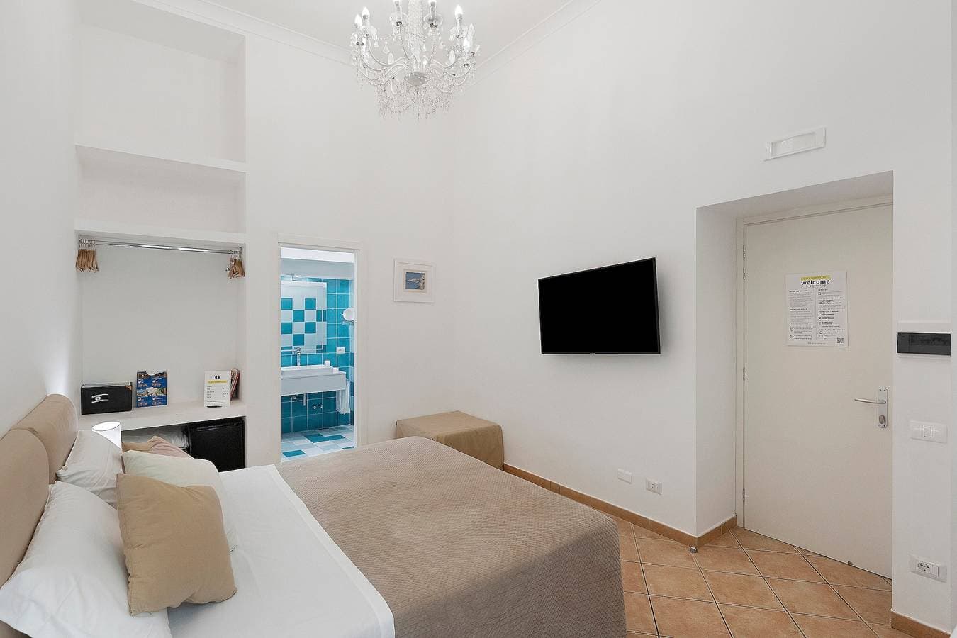 Foto 6 von 22: Sorrentina Guest House – Superior Doppelzimmer 5 mit Balkon und WLAN