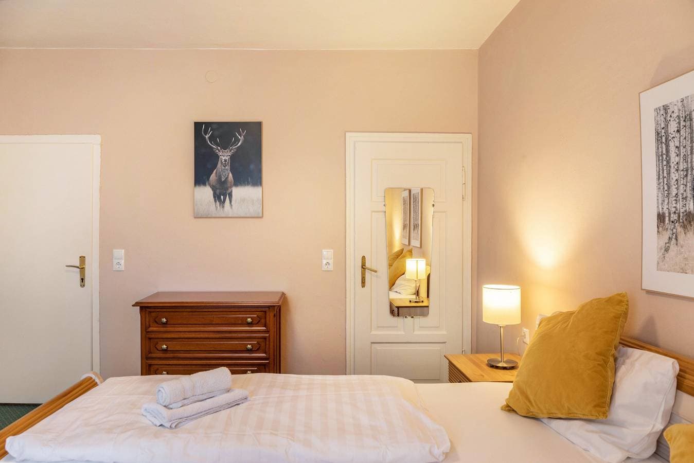 Foto 11 von 20: Zimmer 3 Budget Eg mit Bergblick und Wi-Fi