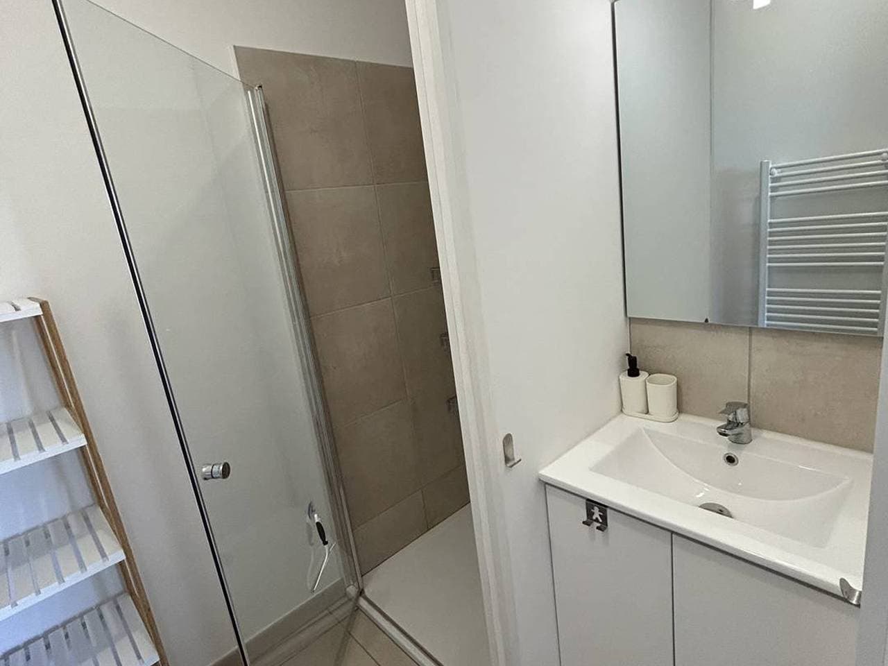Foto 12 von 21: Wohnung am Strand mit Meerblick - Beheizter Pool, WLAN, Klima, 3 Zimmer - Linguizzetta