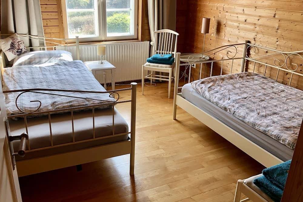 Foto 6 von 30: Ostsee - Romant. Ferienhaus / Ferienwohnung nahe Scharbeutz u Eutin mit Alpakas