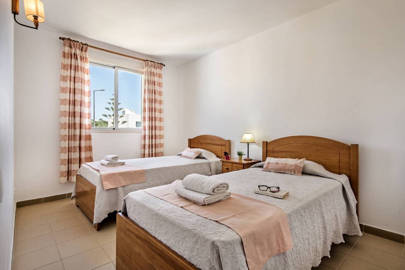 Foto 5 von 35: Sonnige Villa mit Zugang zum Pool - Entspannter Urlaub