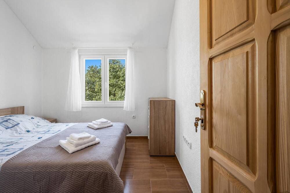 Foto 5 von 30: Schönes Haus in Grebastica mit Küche