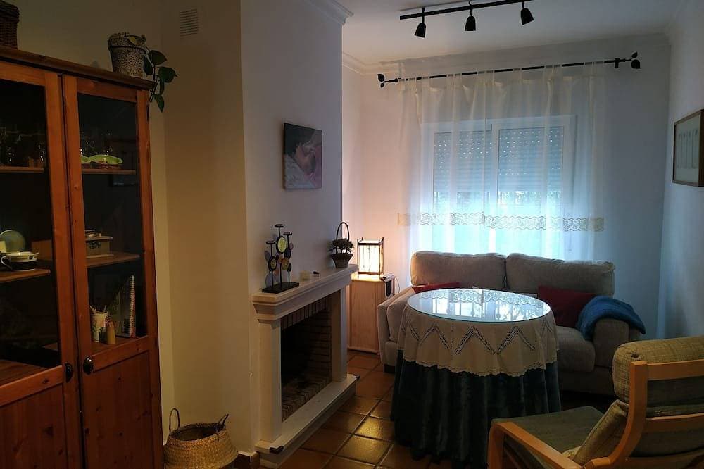 Foto 6 von 30: La Casa De Elias, a space out of time.